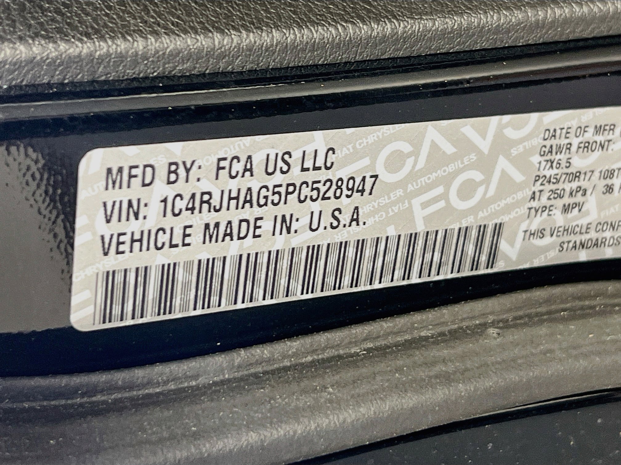 Used 2023 Jeep Grand Cherokee Laredo AWD/4WD image 29