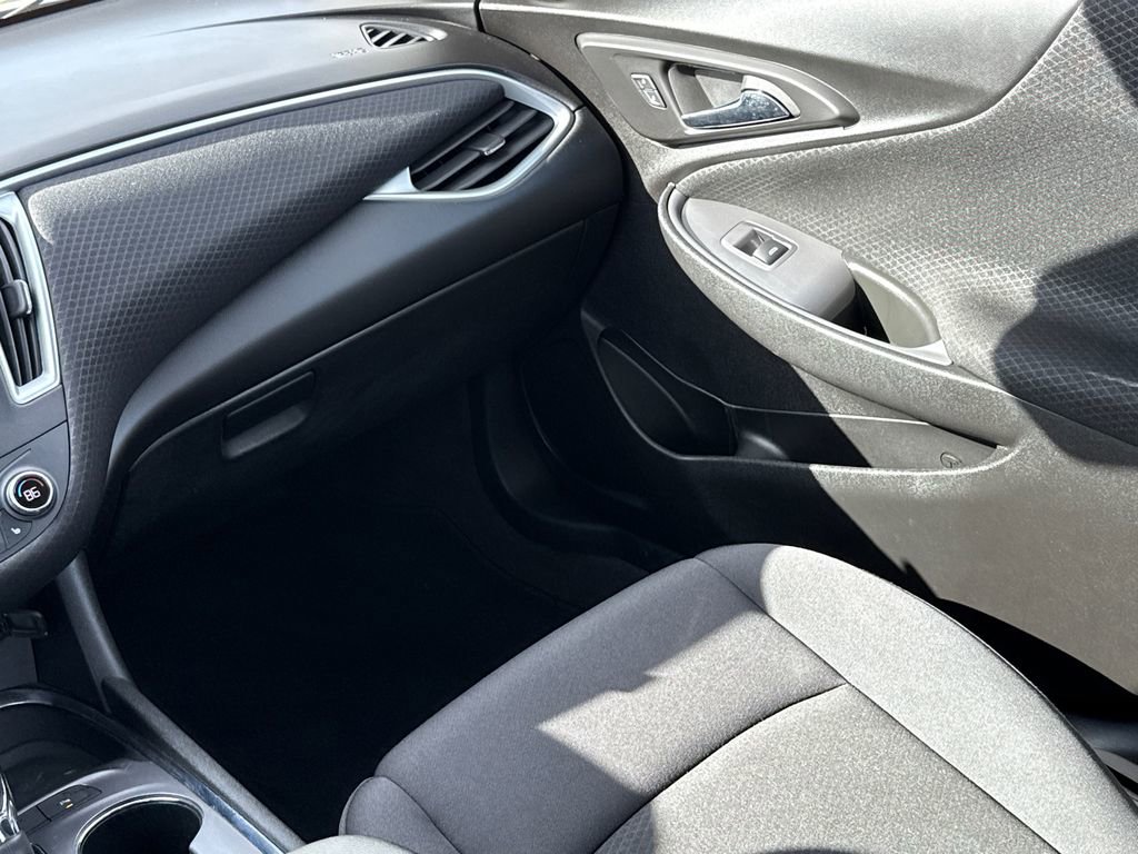 Used 2024 Chevrolet Malibu LT image 16