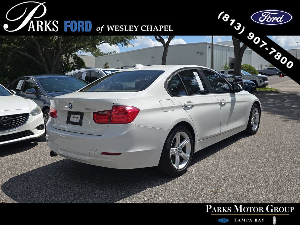 Used 2015 BMW 320i Sedan RWD image 4