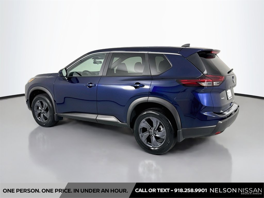 Certified 2026 Nissan Rogue SV FWD image 7