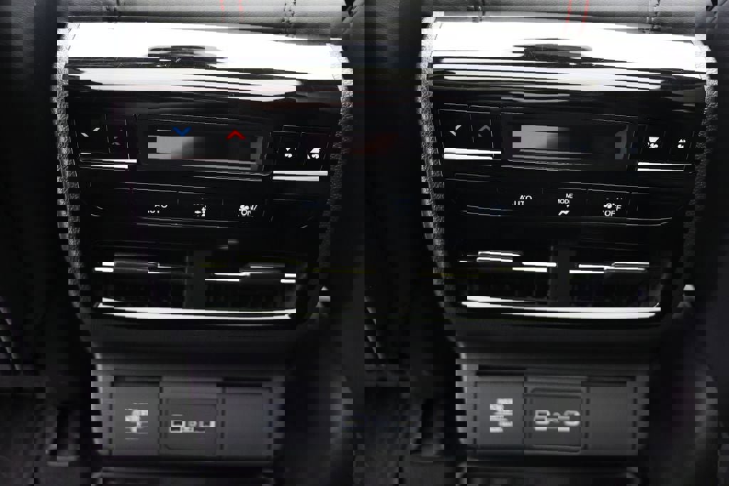 Used 2022 Acura MDX A-Spec image 13