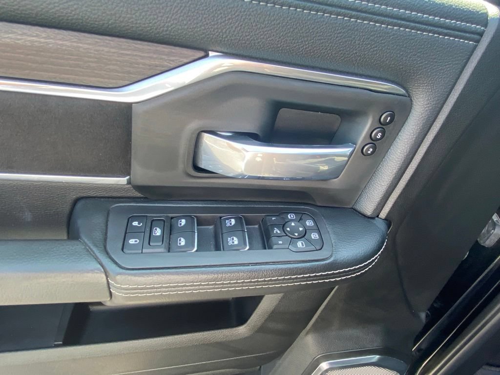 Used 2025 RAM 3500 Laramie AWD/4WD image 11