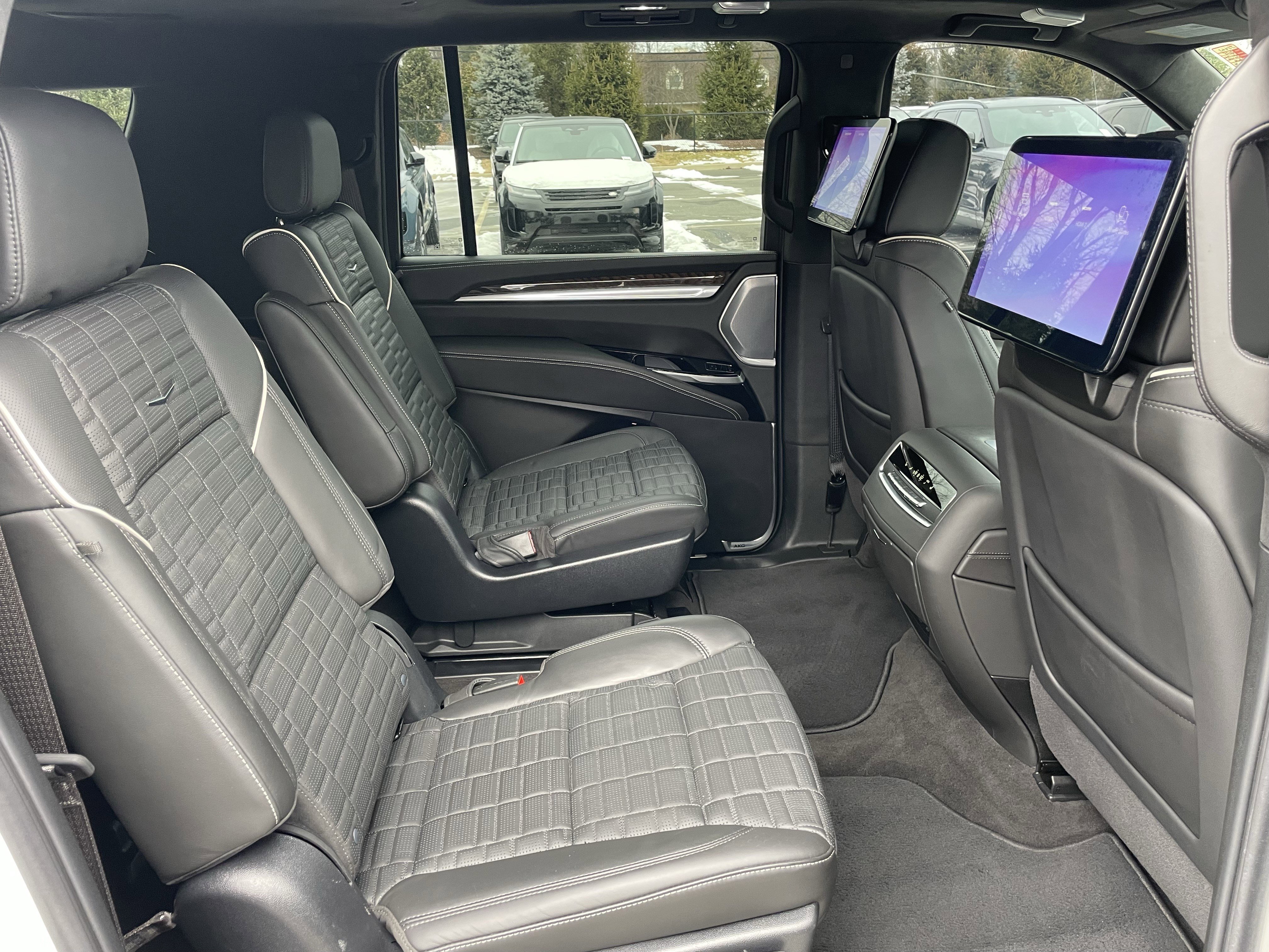 Used 2025 Cadillac Escalade ESV Sport Platinum image 31