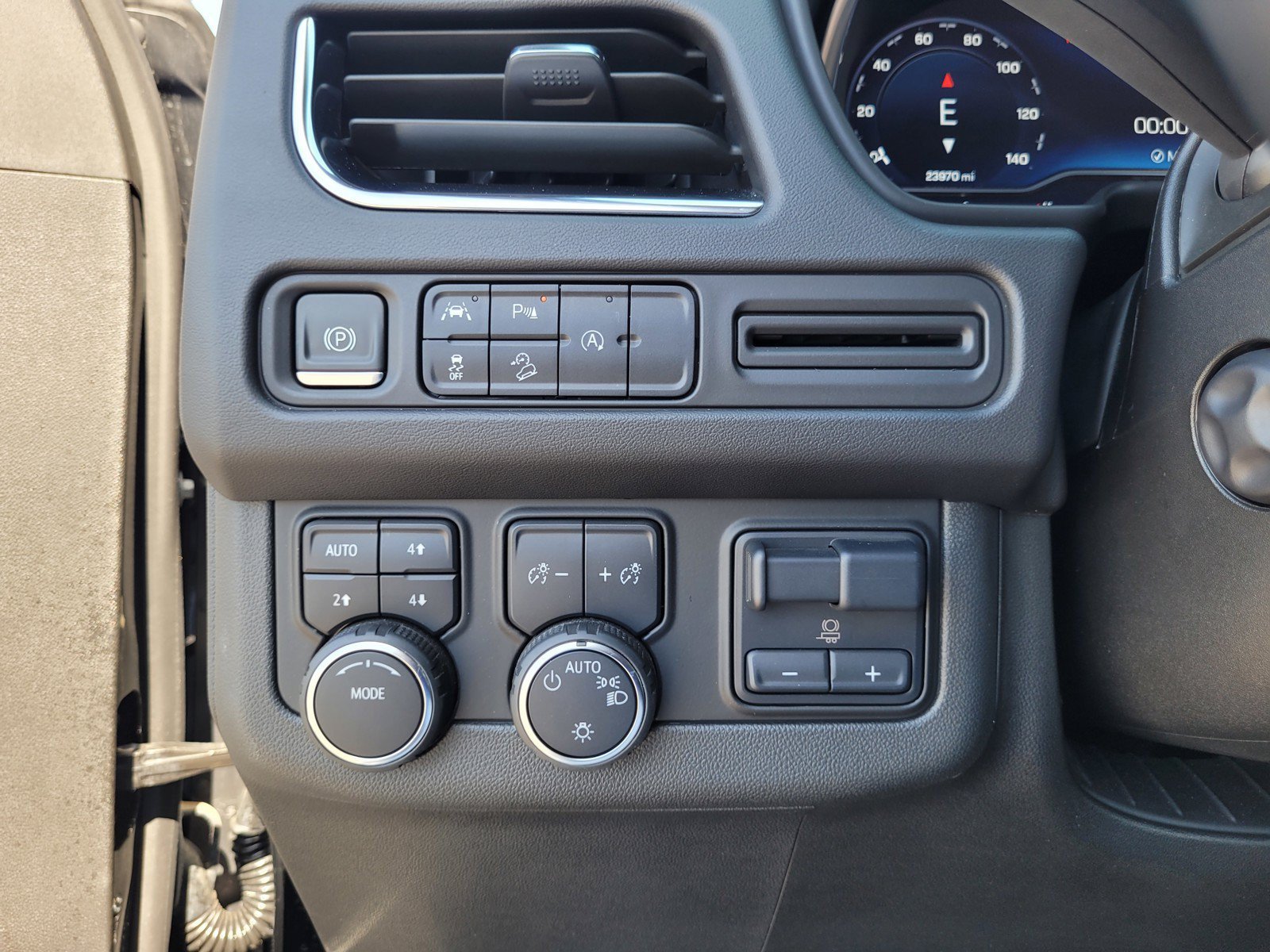 Used 2024 Chevrolet Tahoe Premier w/ Max Trailering Package AWD/4WD image 25