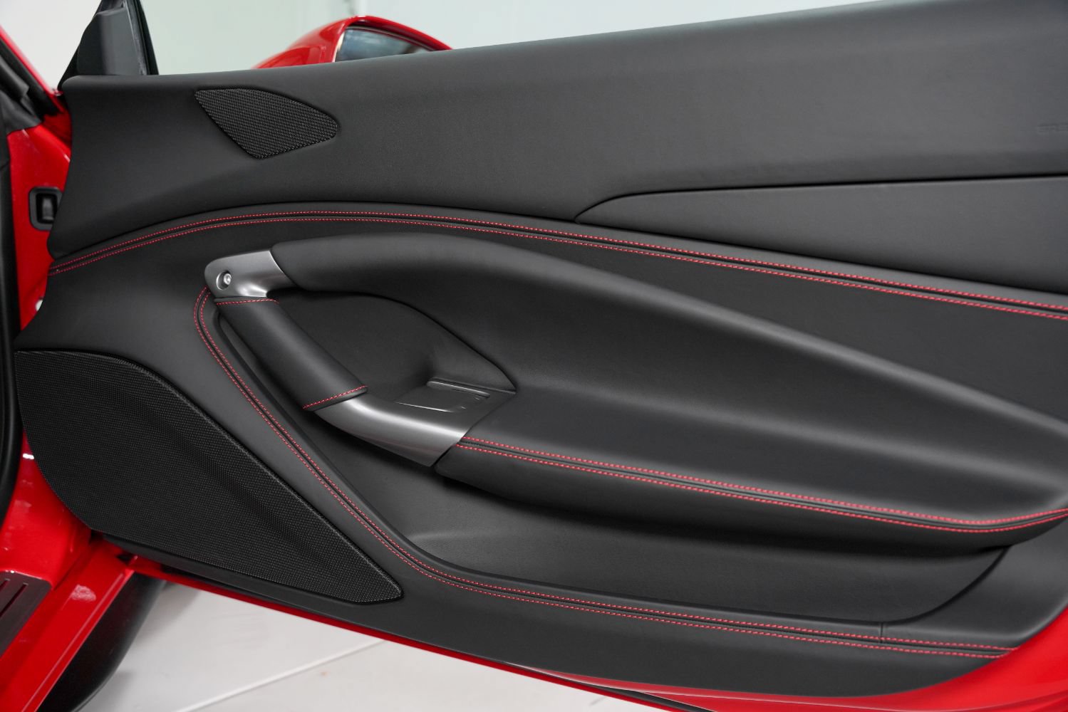 Used 2022 Ferrari F8 Tributo RWD image 34