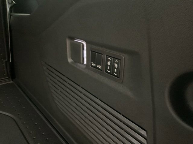 New 2026 Chevrolet Suburban Premier image 34