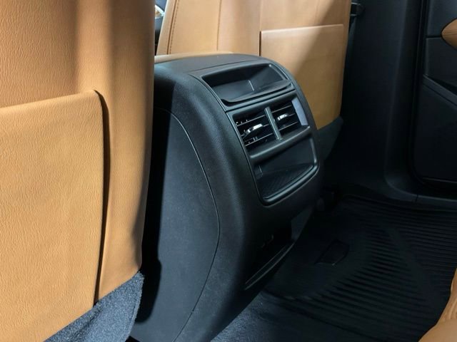 Used 2022 Cadillac XT5 Premium Luxury w/ Technology Package image 14