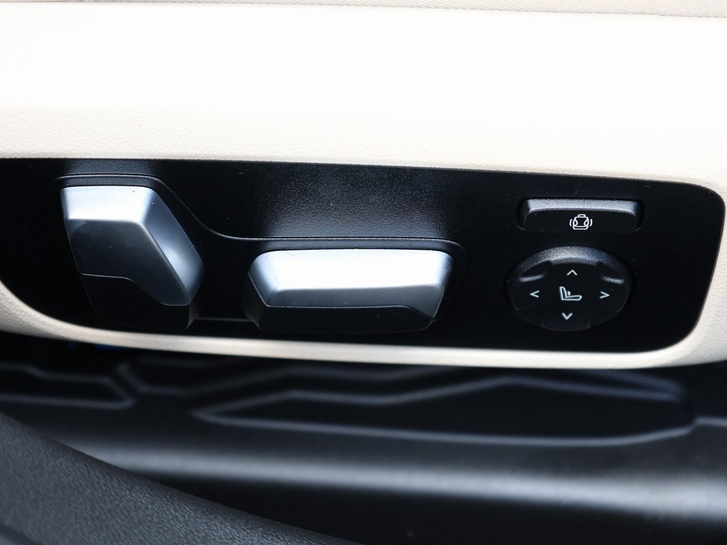 Used 2021 BMW 330i Sedan w/ Convenience Package image 23