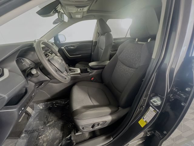 Used 2025 Toyota RAV4 XLE w/ Convenience Package FWD image 10