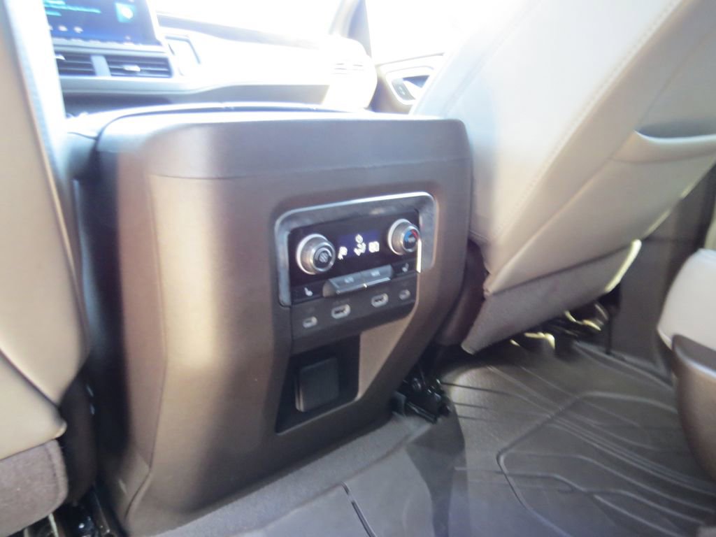 Certified 2023 Chevrolet Tahoe Z71 w/ Luxury Package AWD/4WD image 28