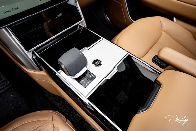 Used 2025 Land Rover Range Rover SE image 25