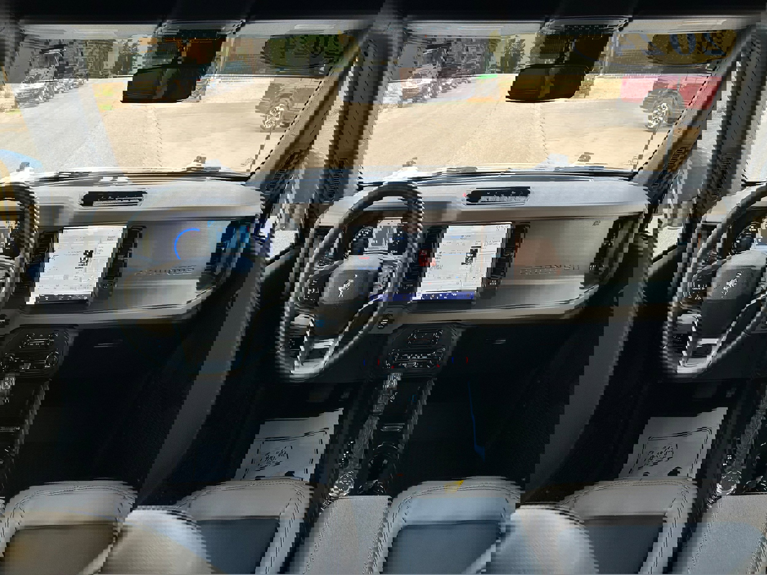 Used 2024 Ford Bronco Wildtrak image 8