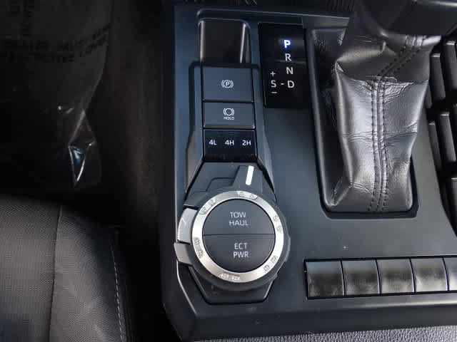 Certified 2024 Toyota Tacoma SR5 AWD/4WD image 35