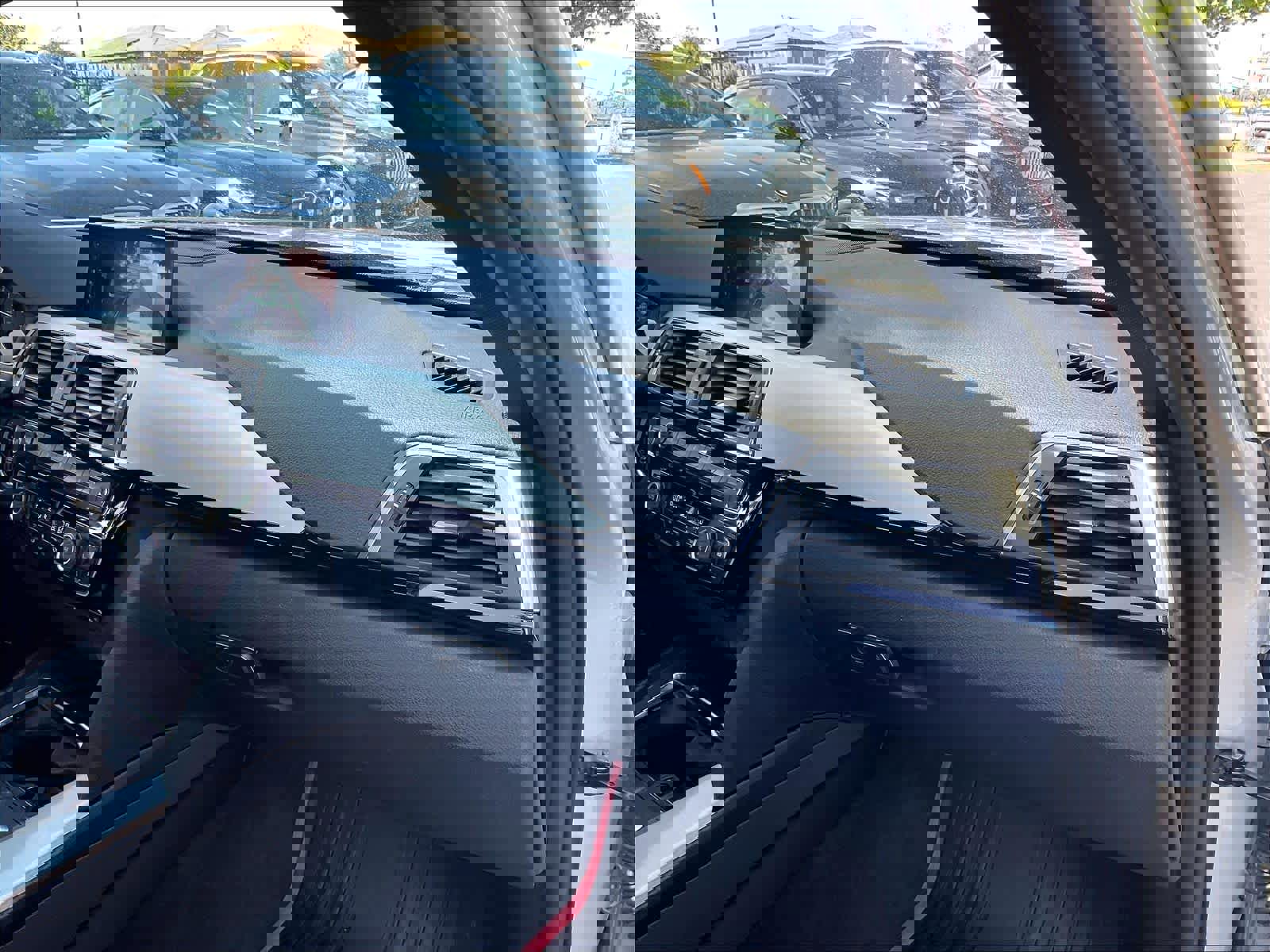 Used 2017 BMW 330i xDrive Sedan AWD/4WD image 17