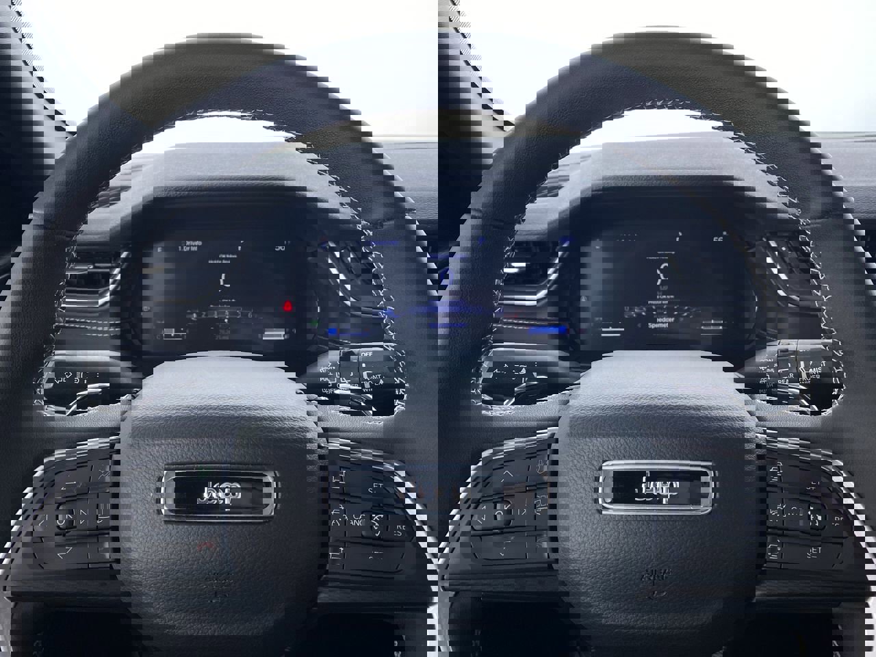 Used 2023 Jeep Grand Cherokee Altitude image 3