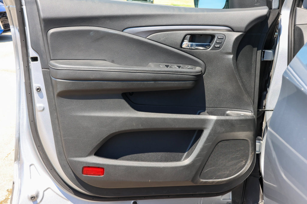 Used 2025 Honda Ridgeline RTL image 11
