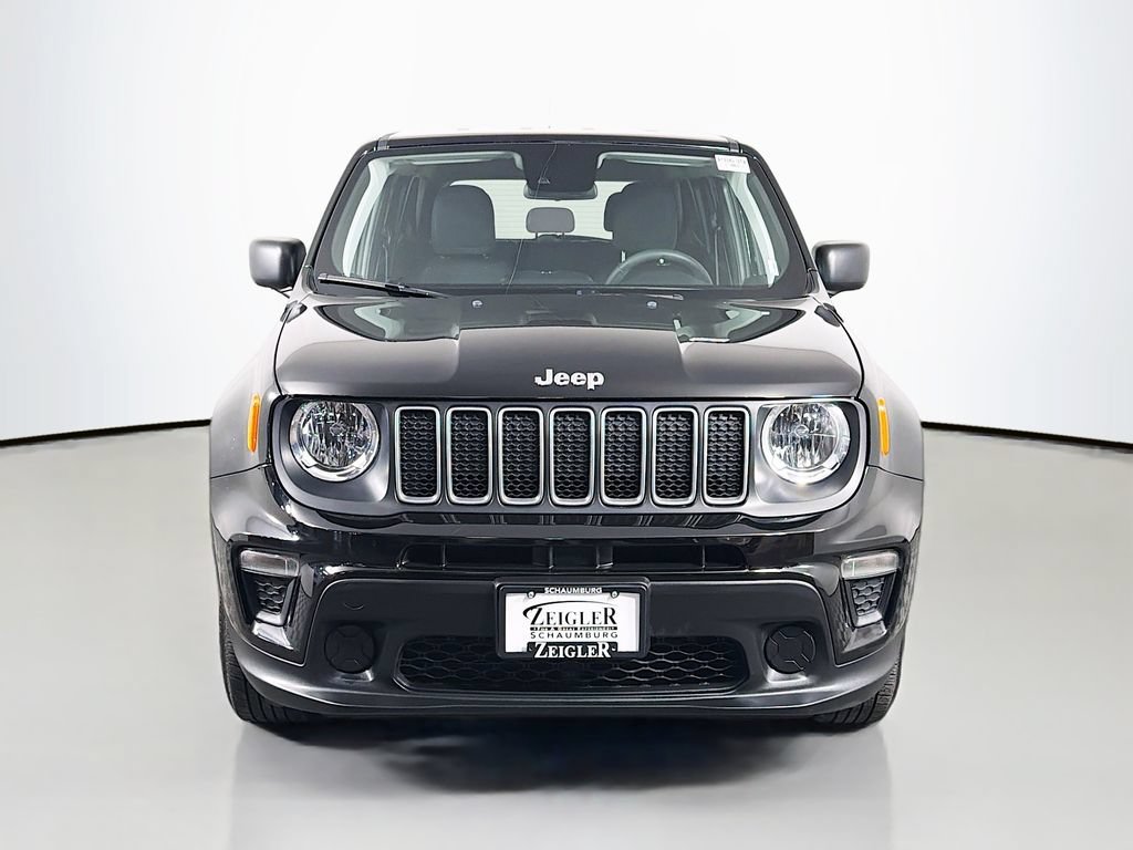 Used 2023 Jeep Renegade Latitude AWD/4WD image 2