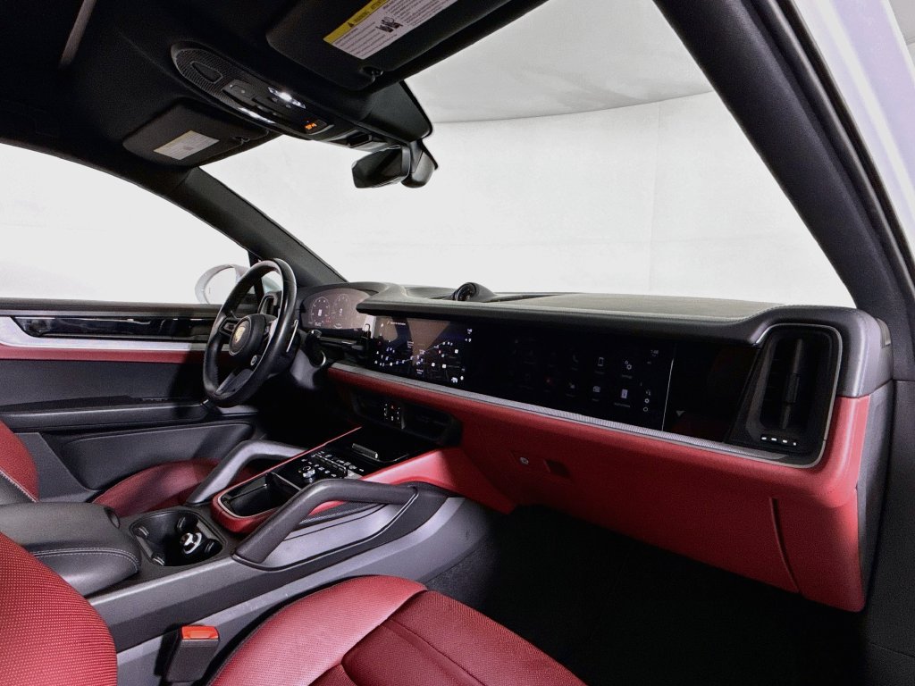 Certified 2024 Porsche Cayenne Coupe AWD/4WD image 17