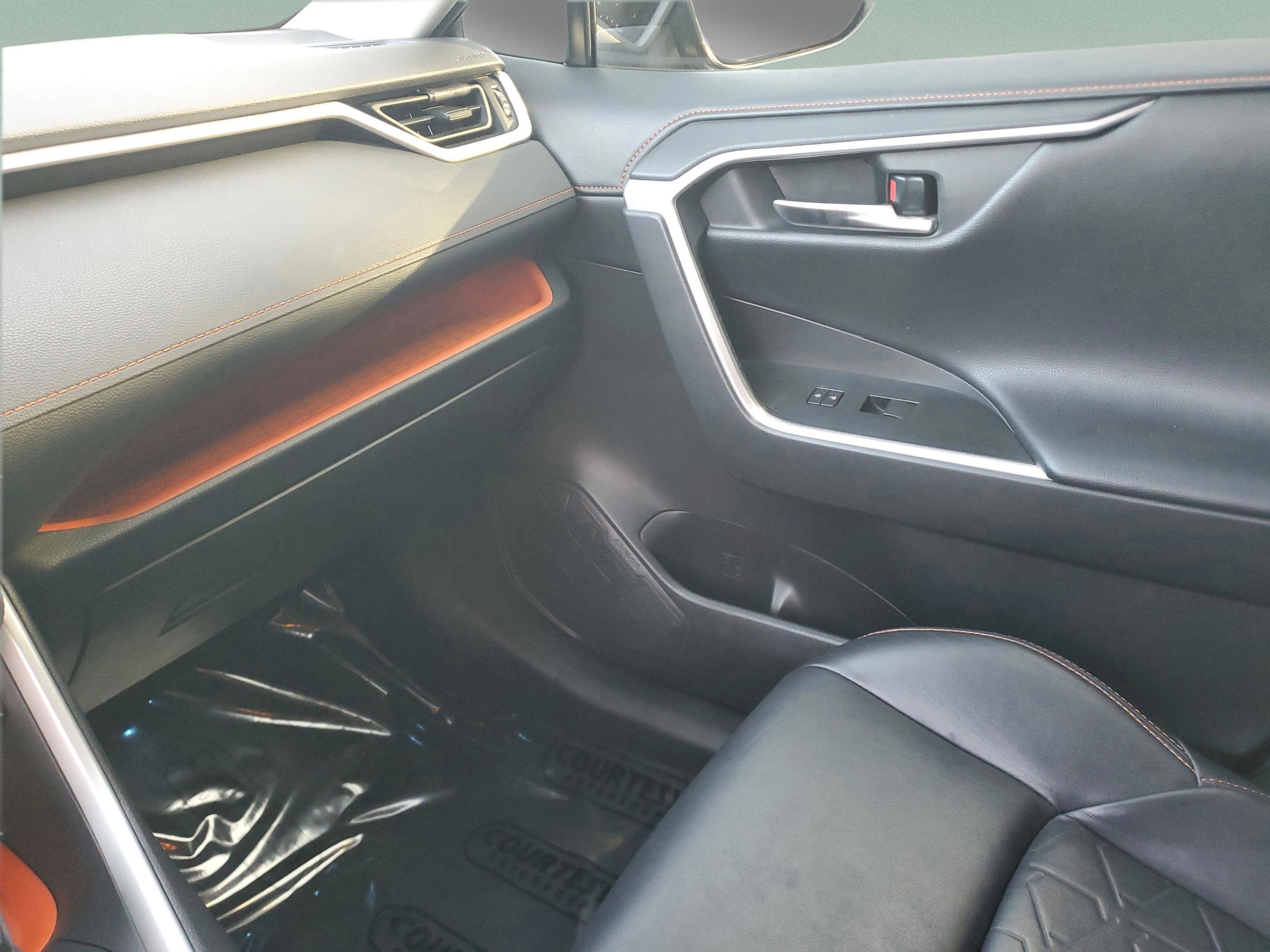 Used 2020 Toyota RAV4 Adventure image 19