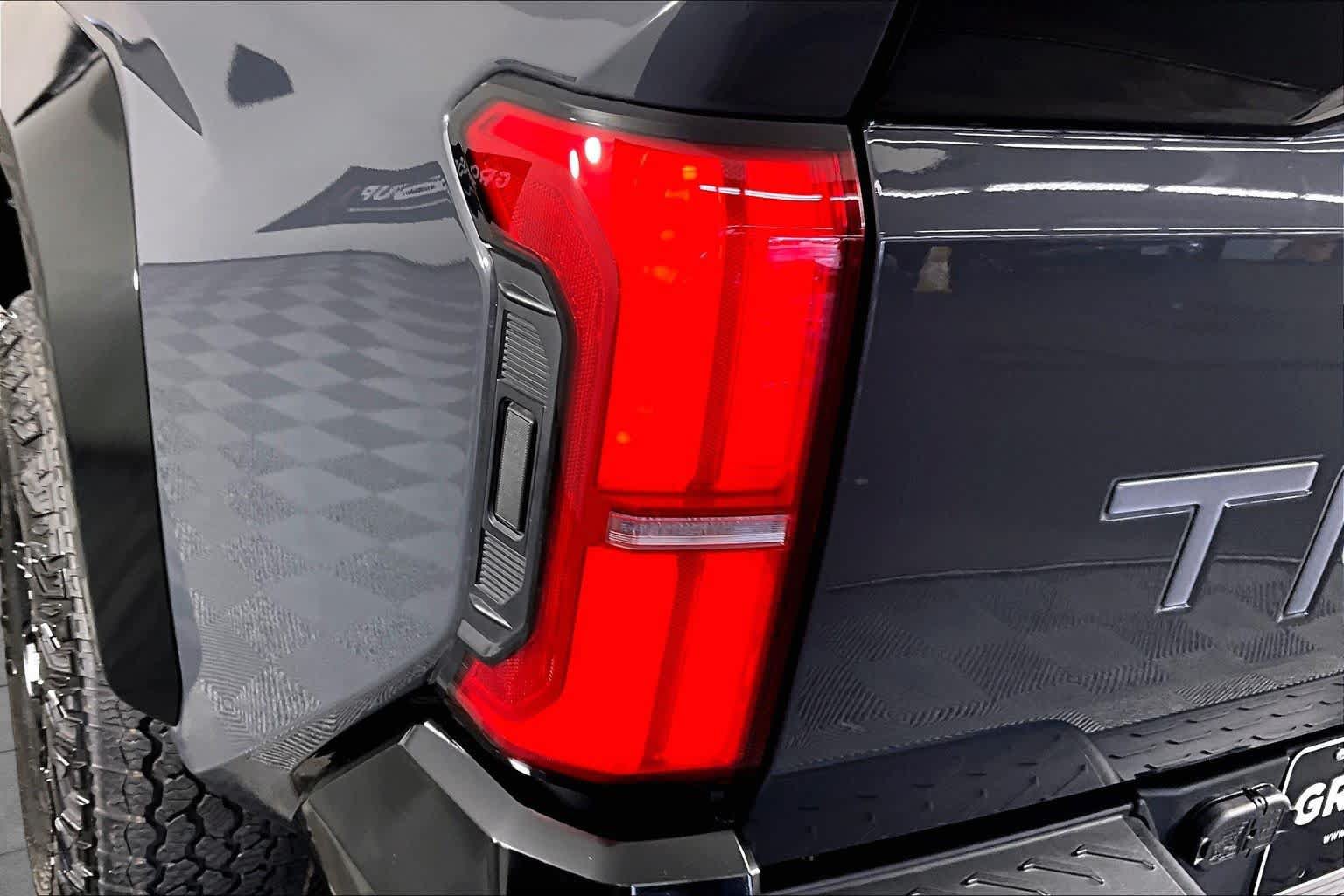 Used 2025 Toyota Tacoma TRD Pro AWD/4WD image 28