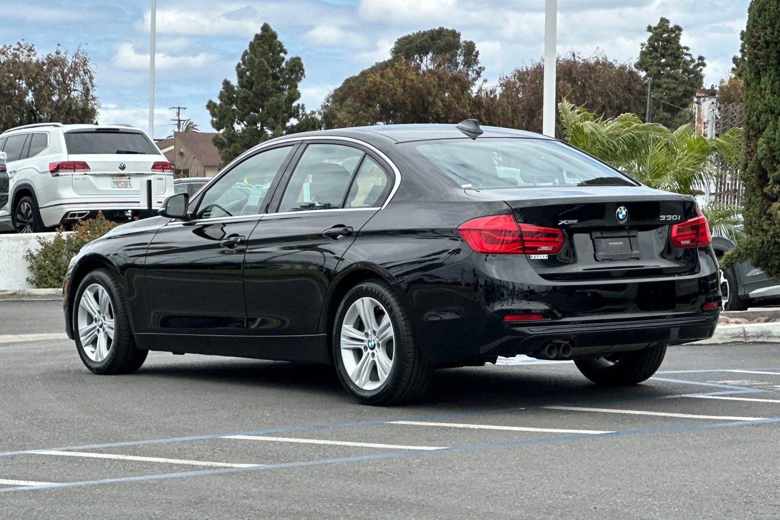 Used 2018 BMW 330i xDrive Sedan AWD/4WD image 6