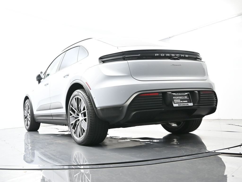 Certified 2025 Porsche Macan Electric image 50