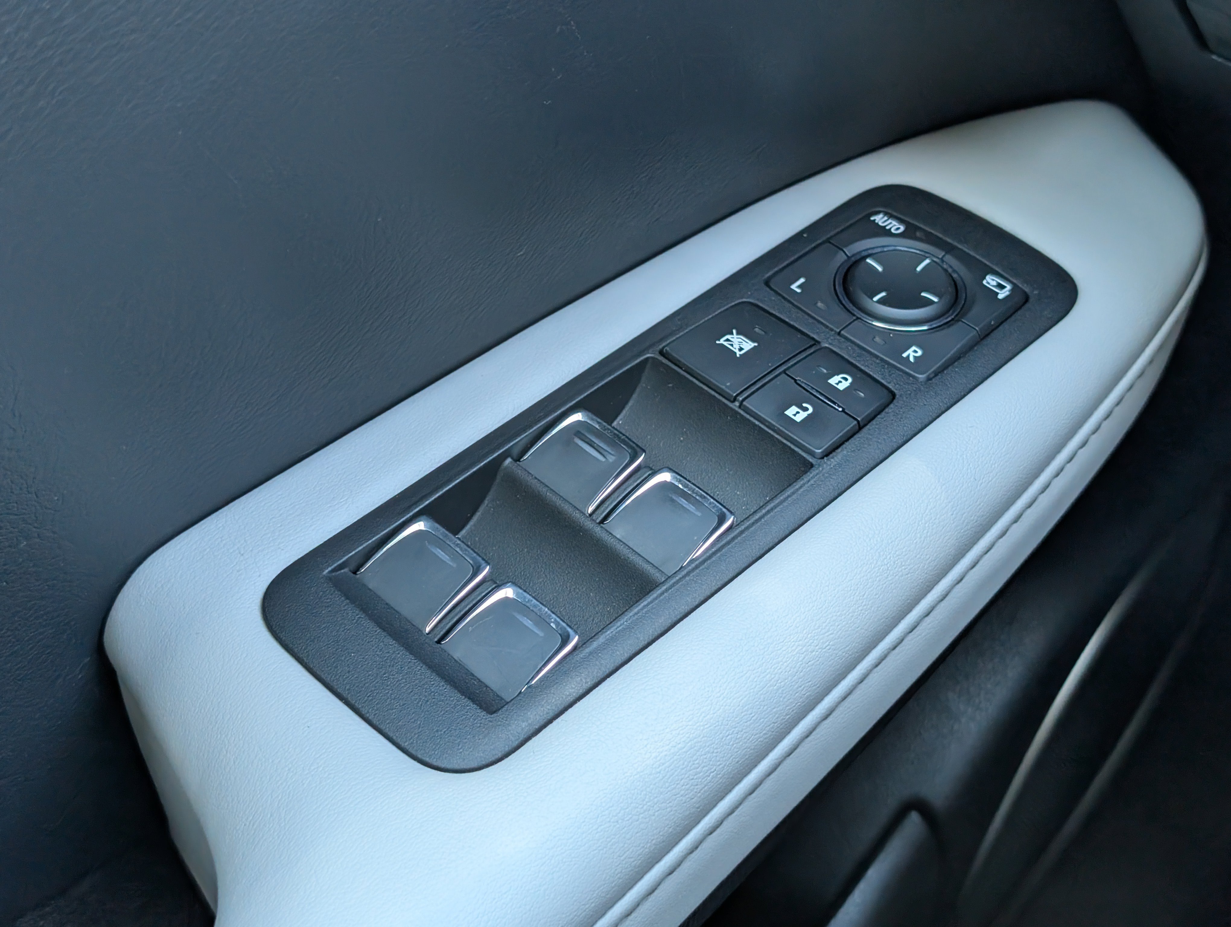 Used 2021 Lexus RX 450h AWD w/ Premium Package image 22