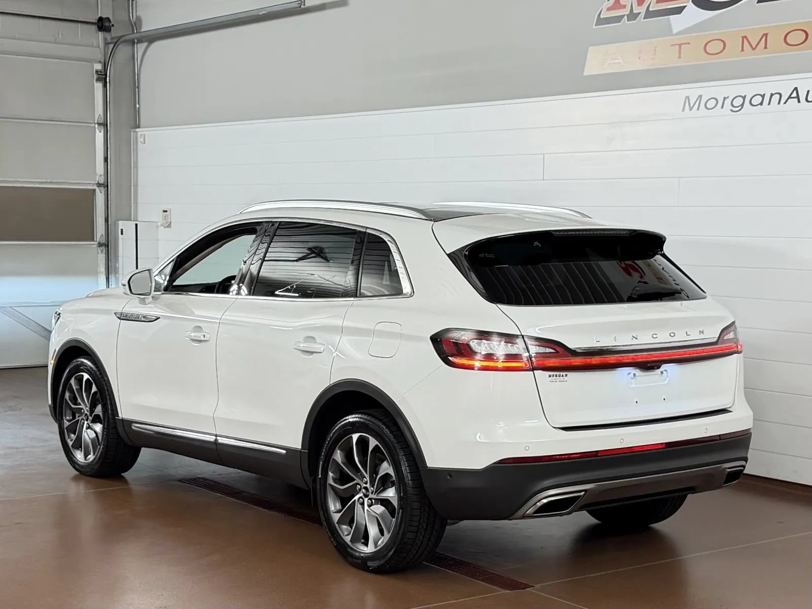 Used 2022 Lincoln Nautilus Reserve w/ Equipment Group 201A AWD/4WD image 5