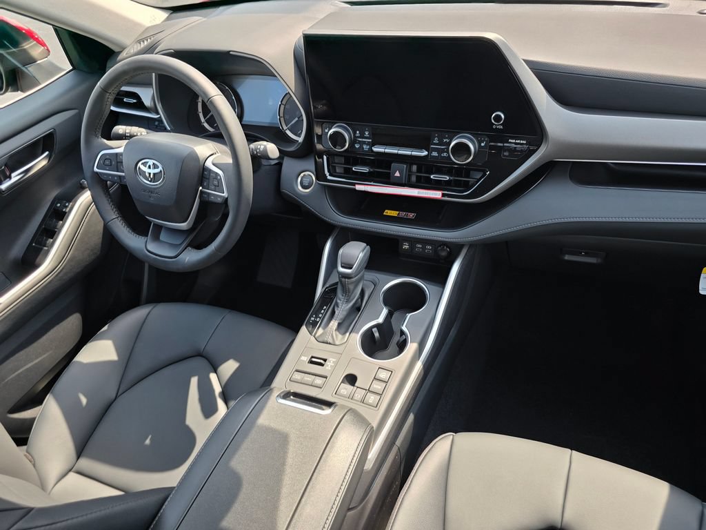 New 2026 Toyota Highlander XLE AWD/4WD image 16