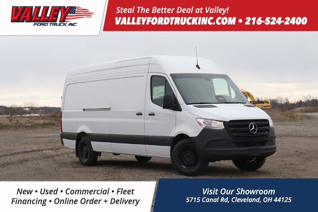 Used 2025 Mercedes-Benz Sprinter 2500 image 1