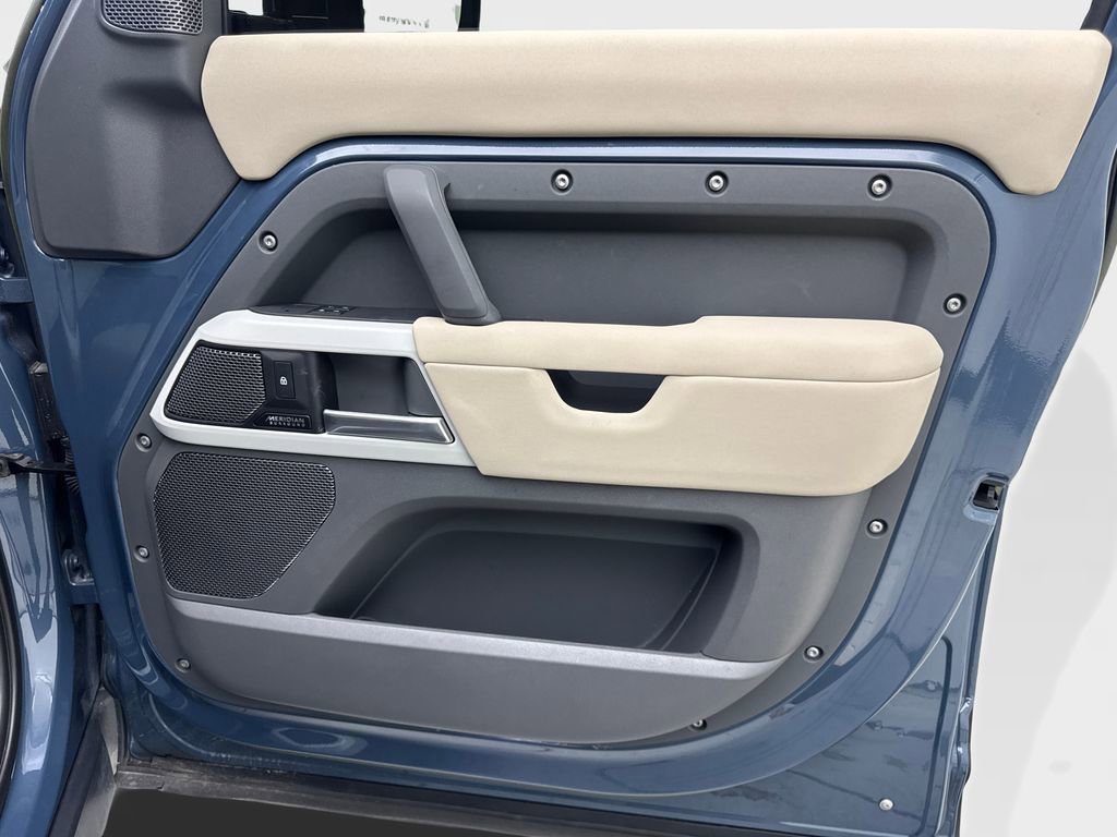 Used 2023 Land Rover Defender 110 SE AWD/4WD image 49