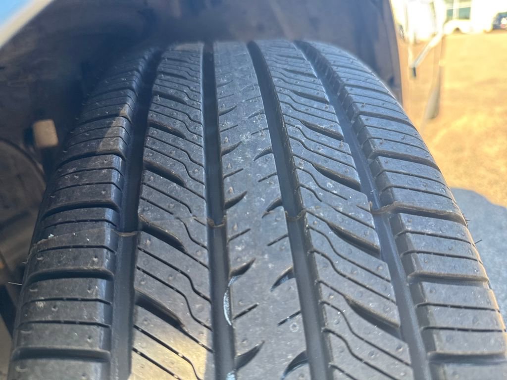 Used 2019 Toyota Avalon XLE w/ Moonroof Package image 41