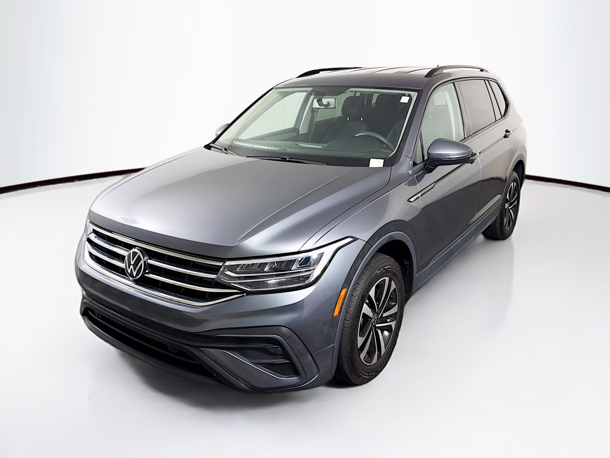 Used 2022 Volkswagen Tiguan S FWD image 3