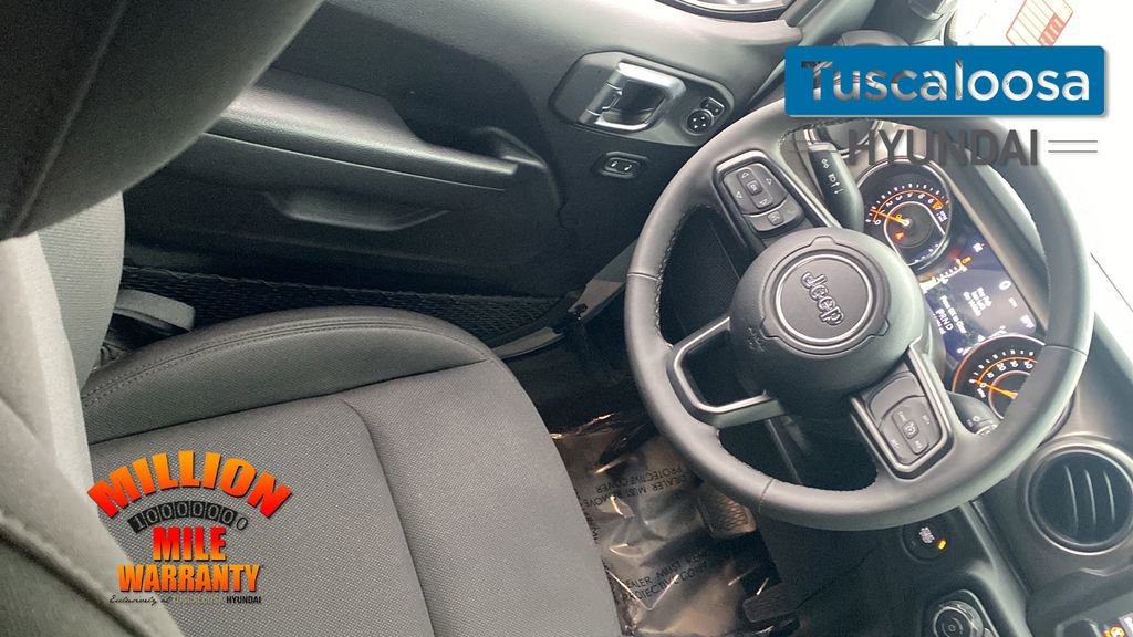 Used 2023 Jeep Gladiator Sport image 29