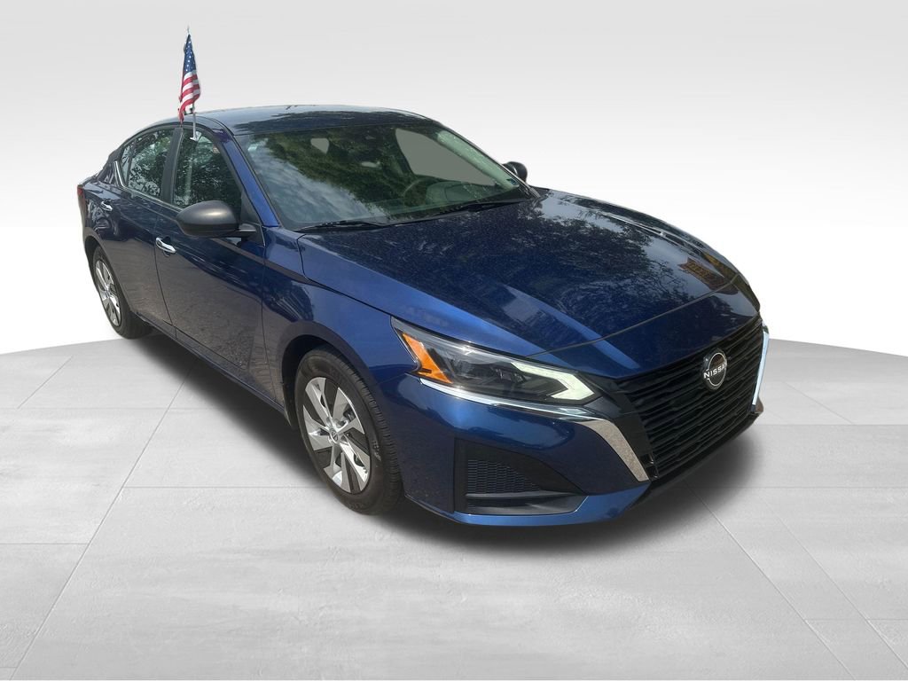 Used 2024 Nissan Altima 2.5 S FWD image 28