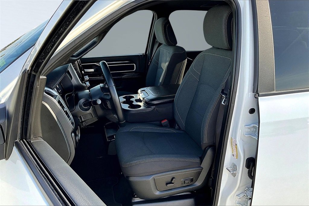 Used 2024 RAM 2500 Big Horn w/ Safety Group image 26