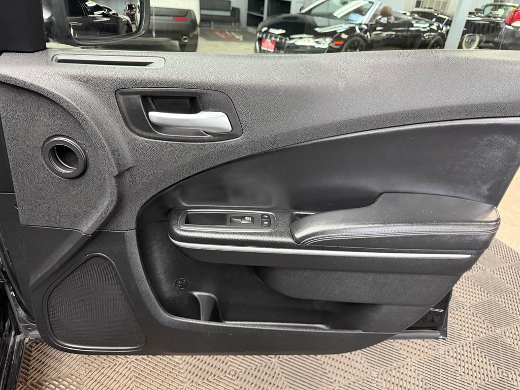 Used 2020 Dodge Charger SXT w/ Leather Interior Group RWD image 53