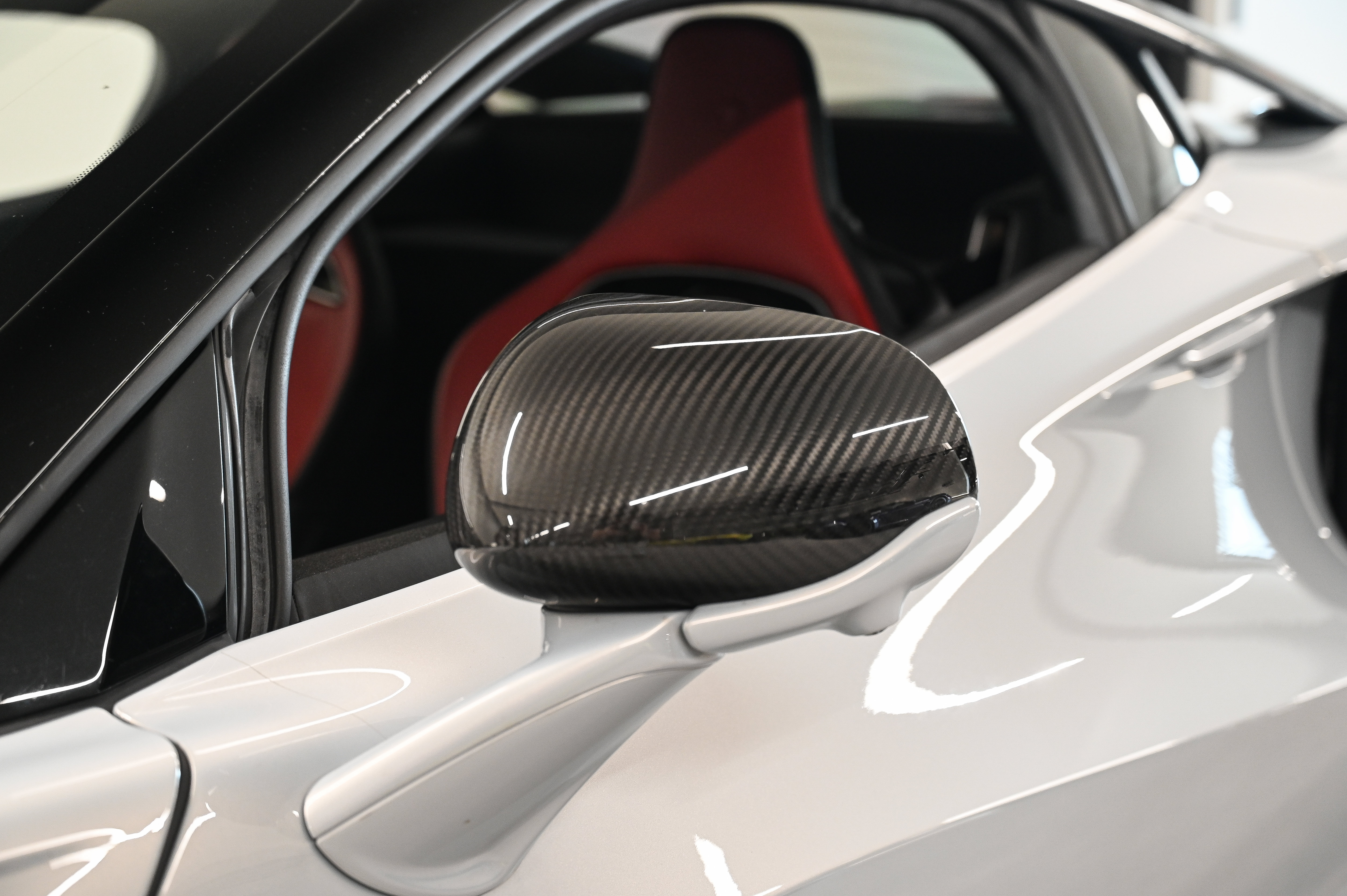 Used 2023 McLaren Artura RWD image 7