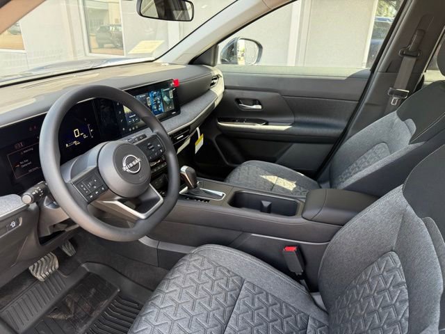 New 2026 Nissan Kicks SV w/ Charging Package FWD image 17
