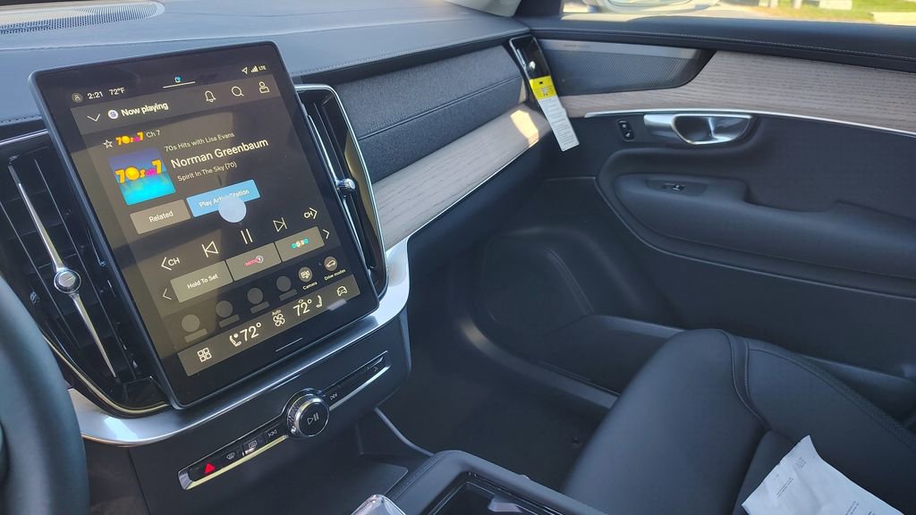 New 2026 Volvo XC90 B6 Plus w/ Protection Package Premier image 24