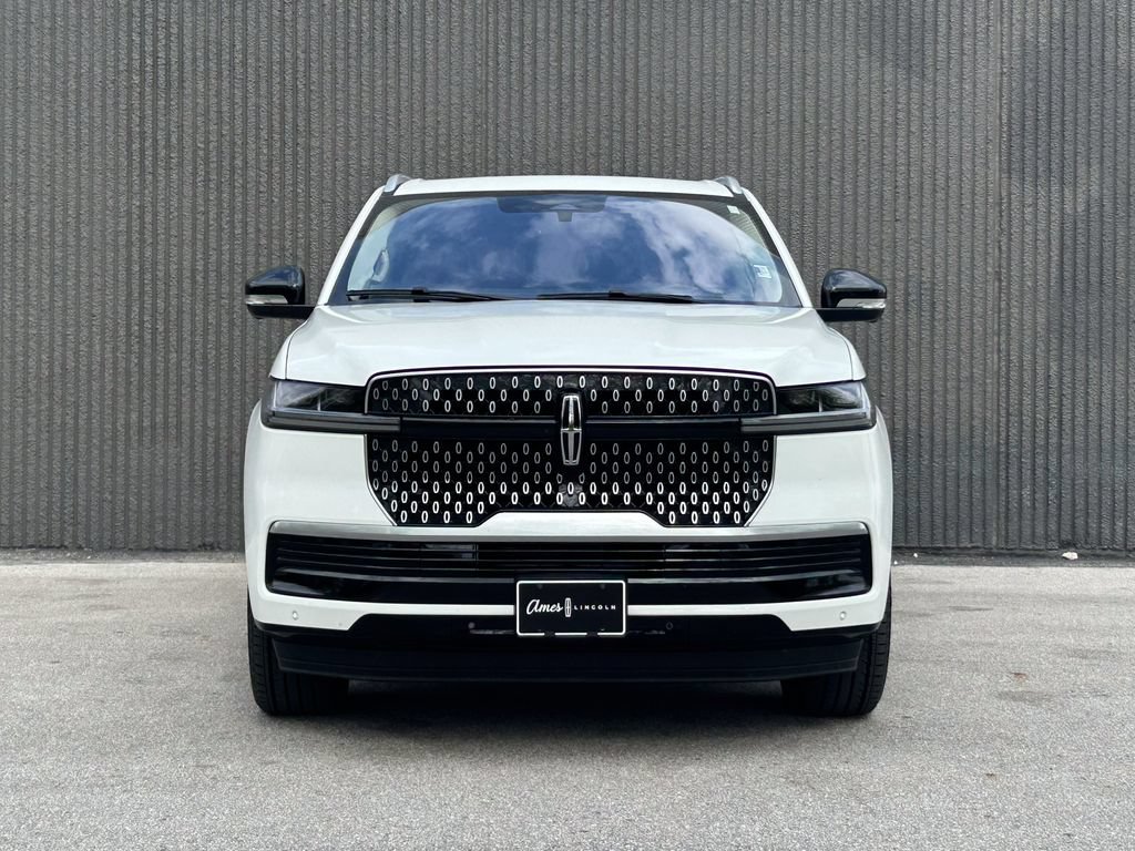 Certified 2025 Lincoln Navigator L Reserve AWD/4WD image 9