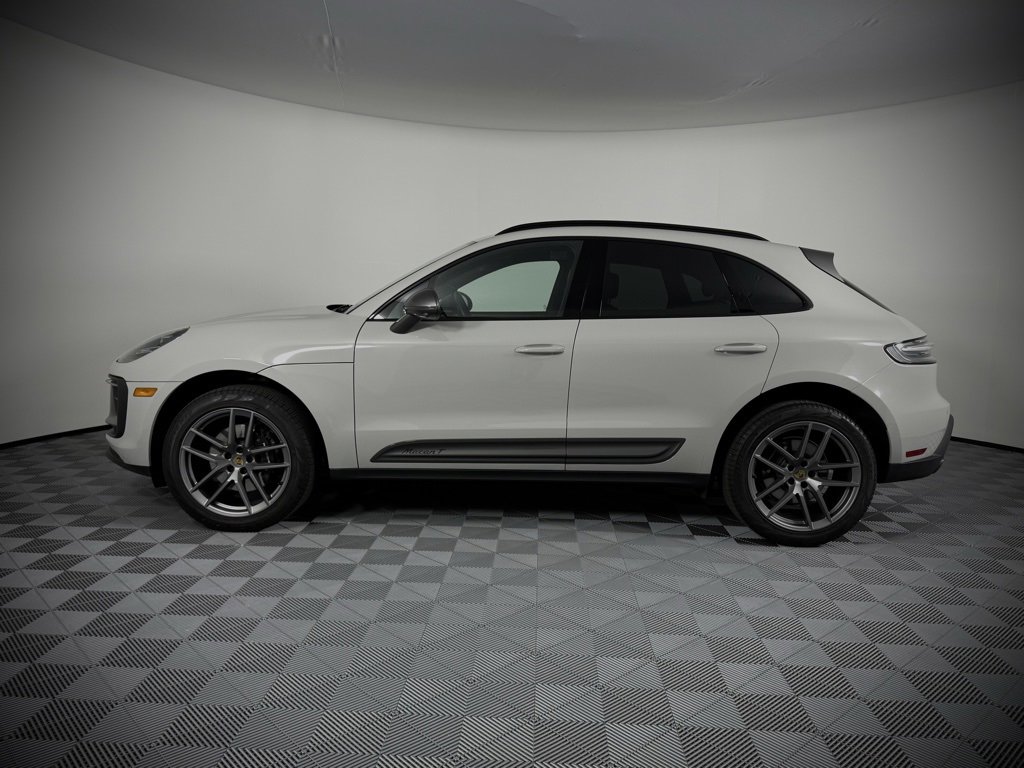 Used 2025 Porsche Macan Turbo image 2