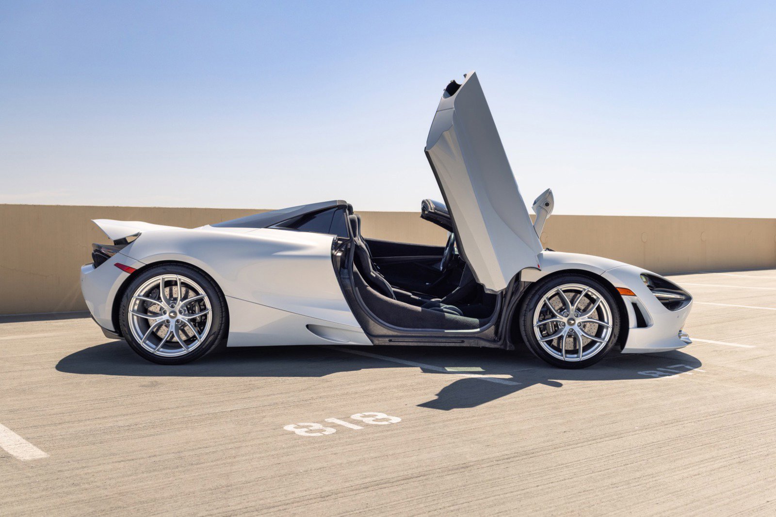 Used 2020 McLaren 720S Performance RWD image 7