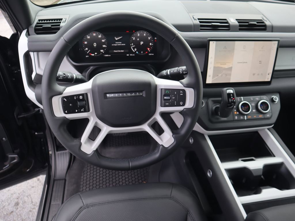 Used 2025 Land Rover Defender 90 S image 11