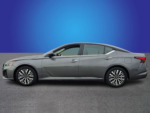 Used 2024 Nissan Altima 2.5 SV image 7