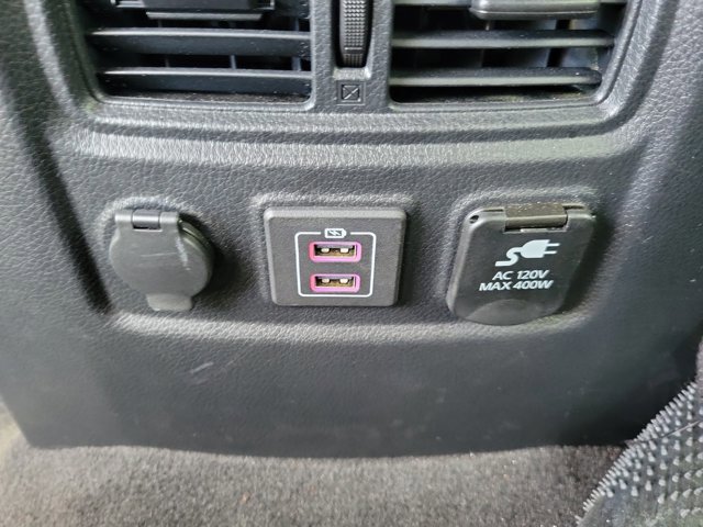 Used 2024 Nissan Titan SV w/ SV Convenience Package image 17