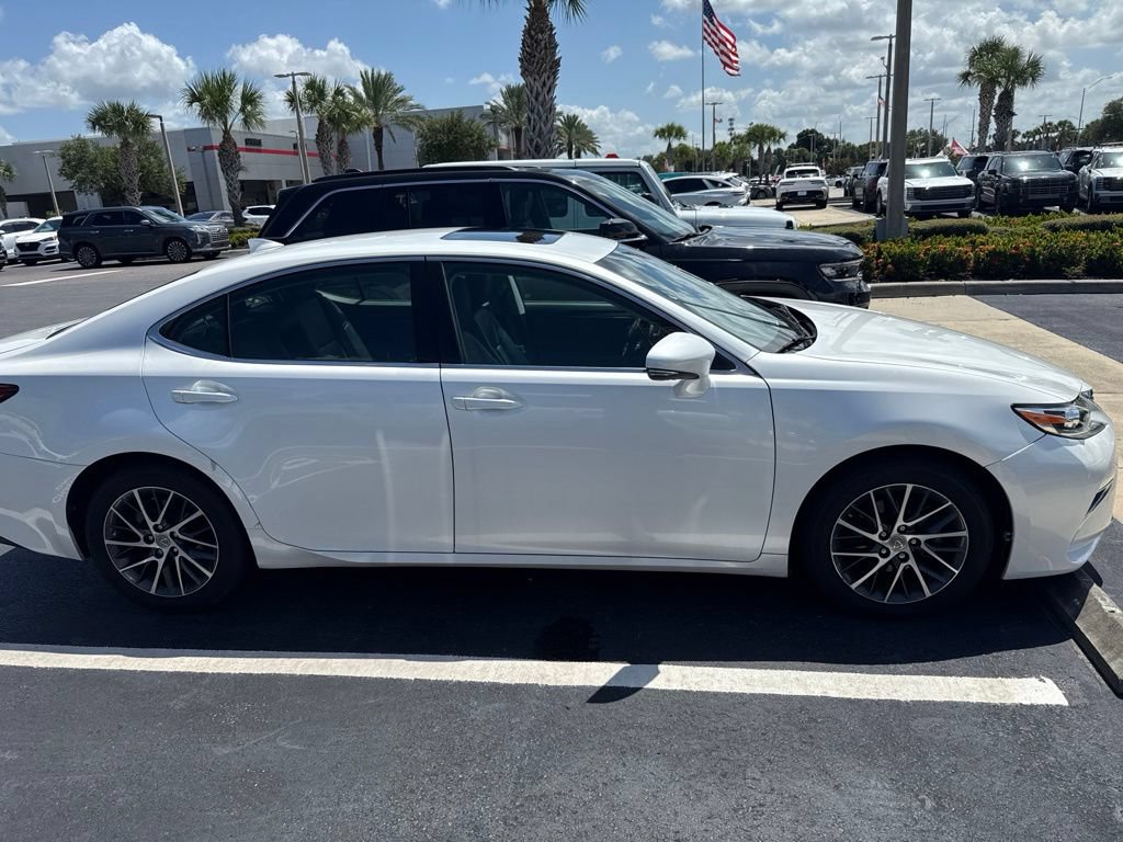 Used 2018 Lexus ES 350 w/ Luxury Package w/Wood Trim FWD image 5