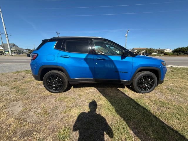 Used 2024 Jeep Compass Latitude w/ Altitude Special Edition image 8