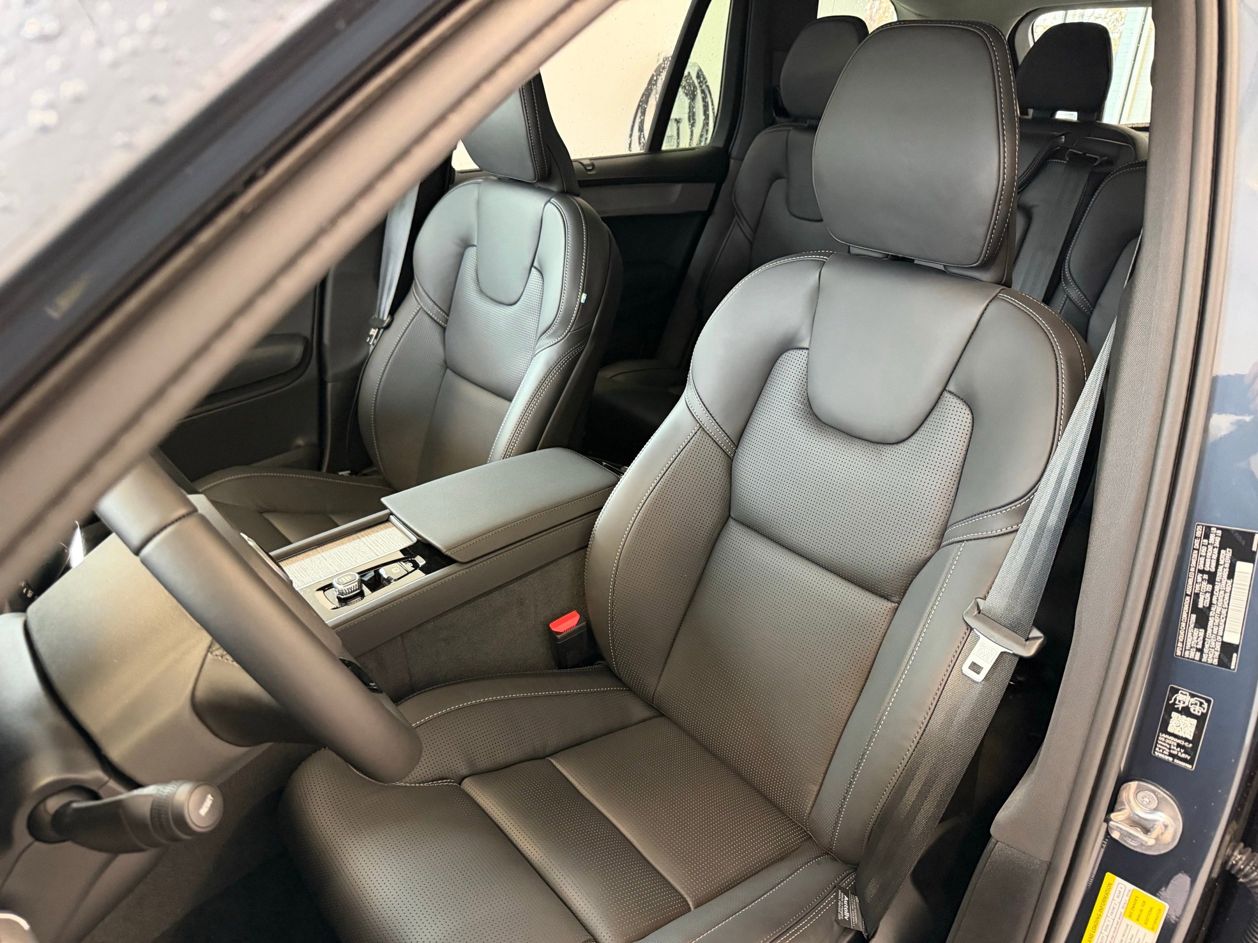 New 2026 Volvo XC90 B6 Ultra w/ Protection Package Premier AWD/4WD image 16