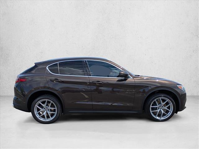 Used 2018 Alfa Romeo Stelvio Ti image 4